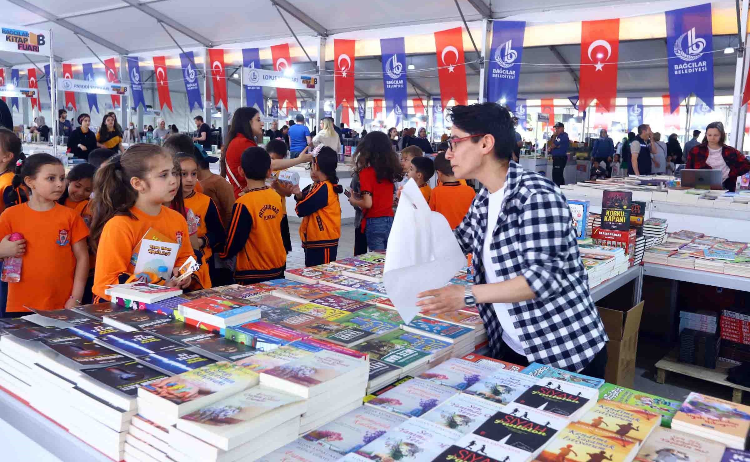Bağcılar Kitap Fuarı'nı 350 Bin Kişi Ziyaret Etti