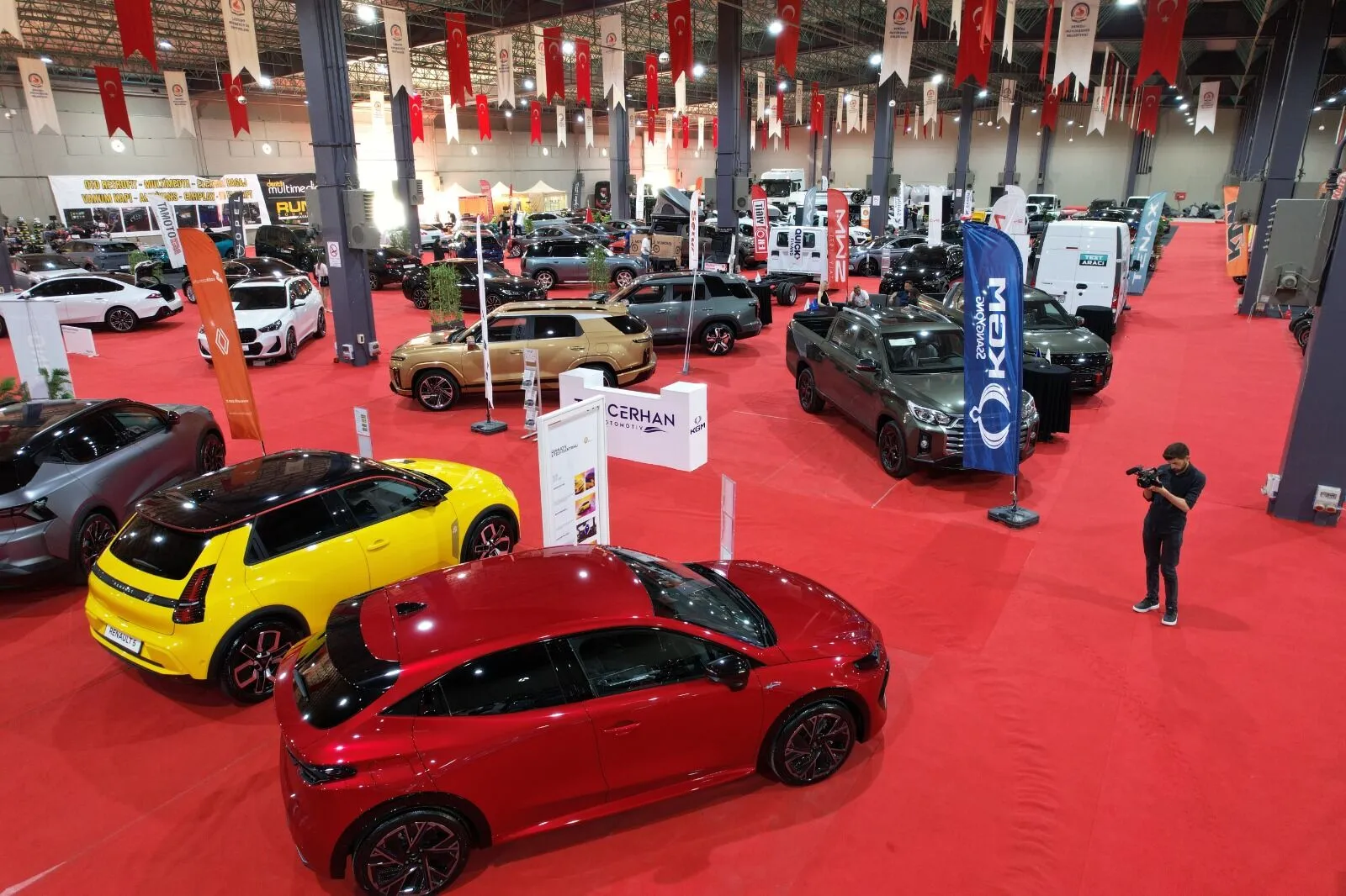 Denizli’de Otomotiv Tutkunlarını Buluşturan Fuar Başladı 
